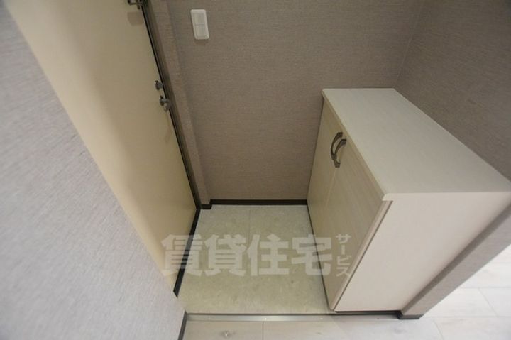 新栄プロパティー沢田の玄関