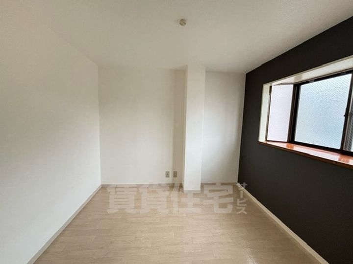 メゾンパシフィック三津屋302の寝室