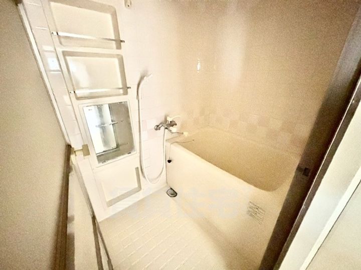 メゾンパシフィック三津屋302の風呂