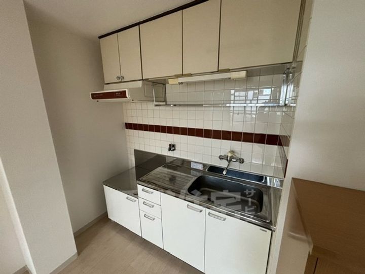 メゾンパシフィック三津屋302のキッチン