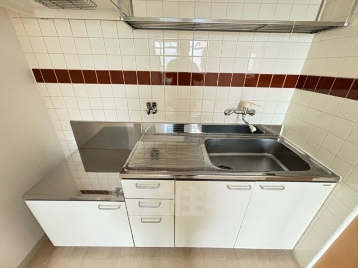 メゾンパシフィック三津屋302のキッチン