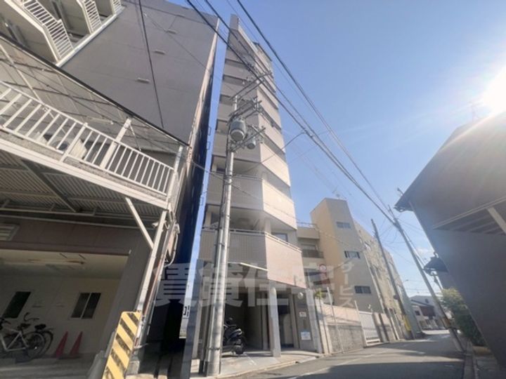 ヌフジャラン御前の外観