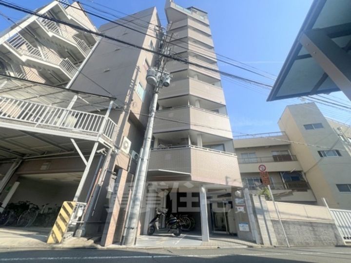 ヌフジャラン御前の外観
