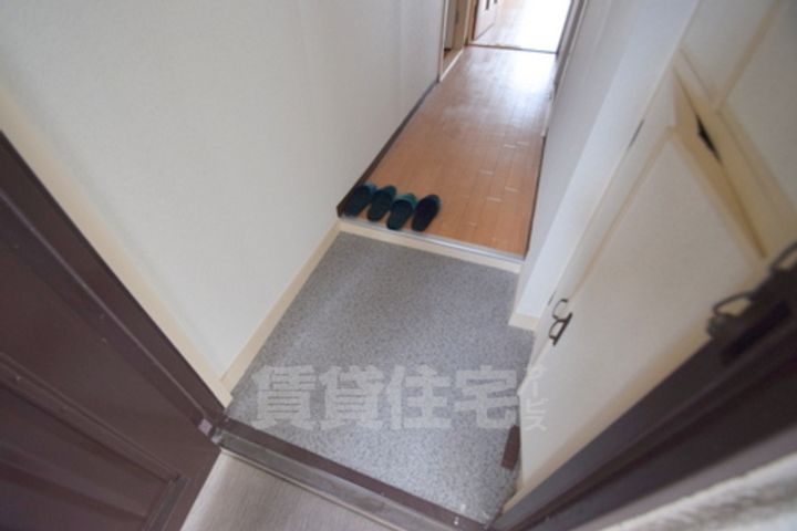 ニューコーポ芝305の玄関