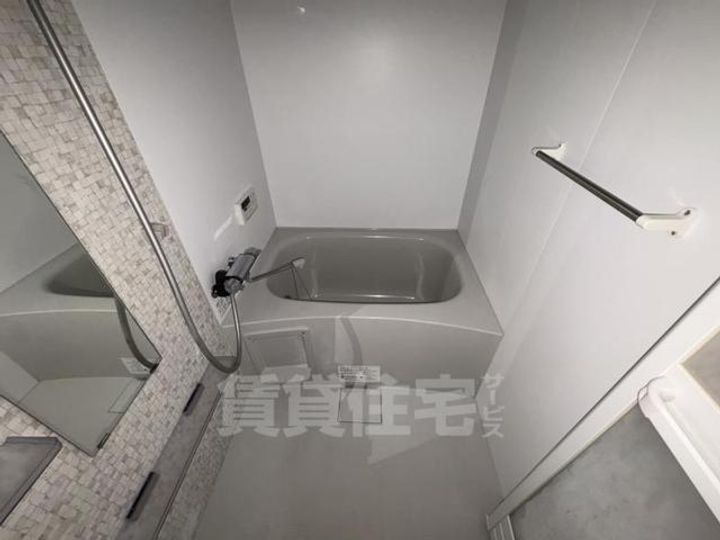 大阪府寝屋川市萱島桜園町の賃貸アパートの風呂