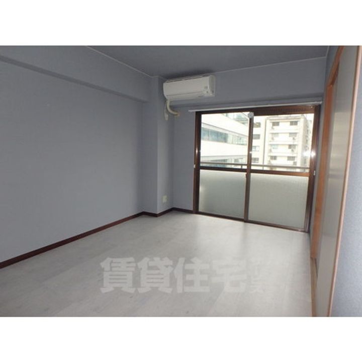 エムズハウス栄の居間