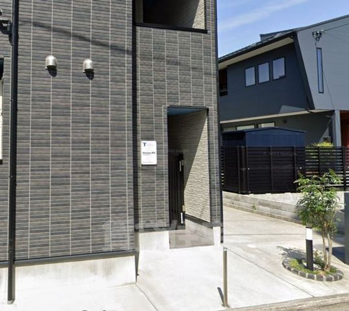 愛知県名古屋市天白区野並4丁目の賃貸アパートの玄関