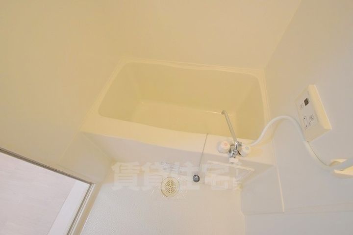 滋賀県大津市石山寺3丁目の賃貸アパートの風呂