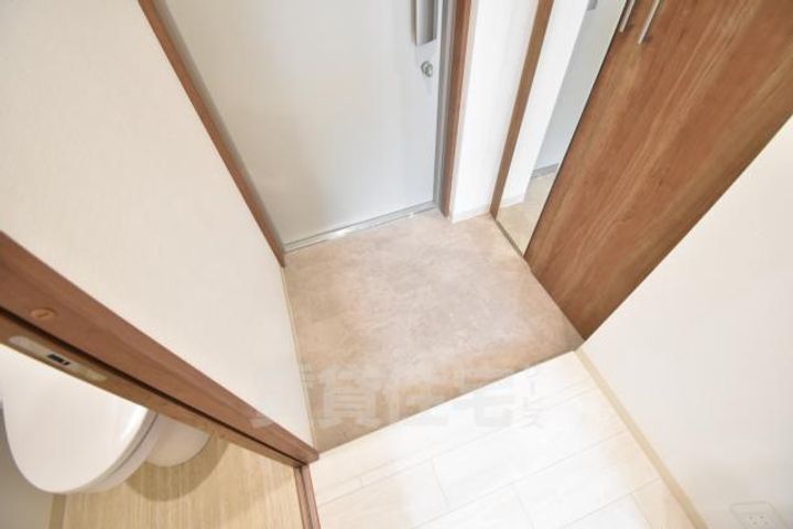 大阪府茨木市永代町の賃貸マンションの玄関