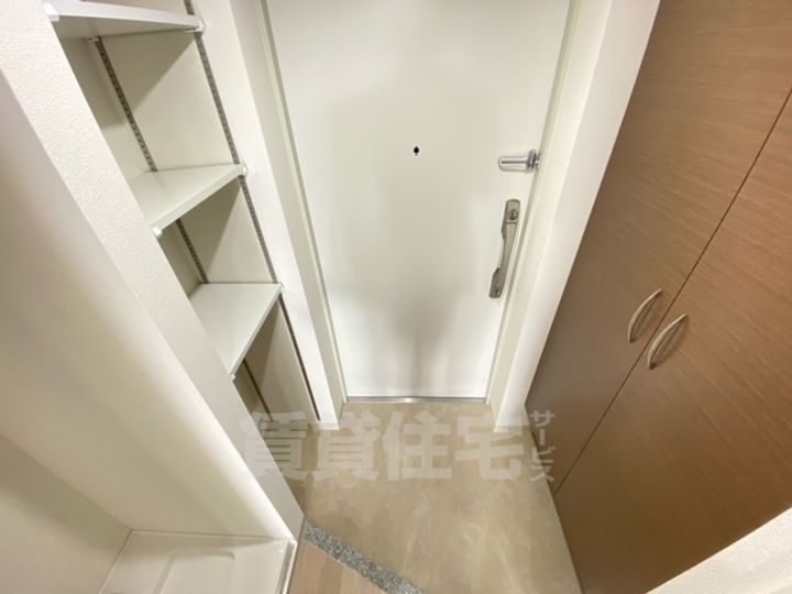 大阪府大阪市住吉区山之内1丁目の賃貸マンションの玄関
