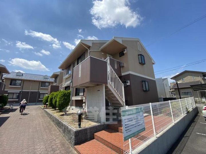 ラ・エスタシオンⅠ A棟の外観