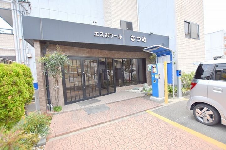 エスポワールなつめの玄関