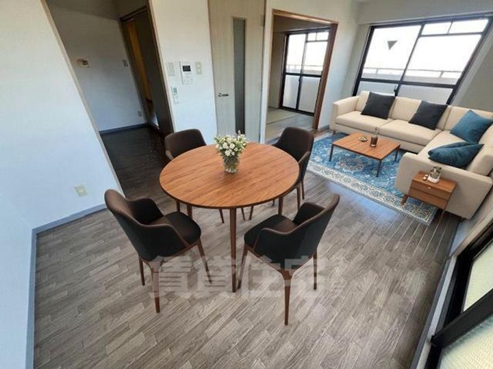 大阪府高石市取石5丁目の賃貸マンションの居間