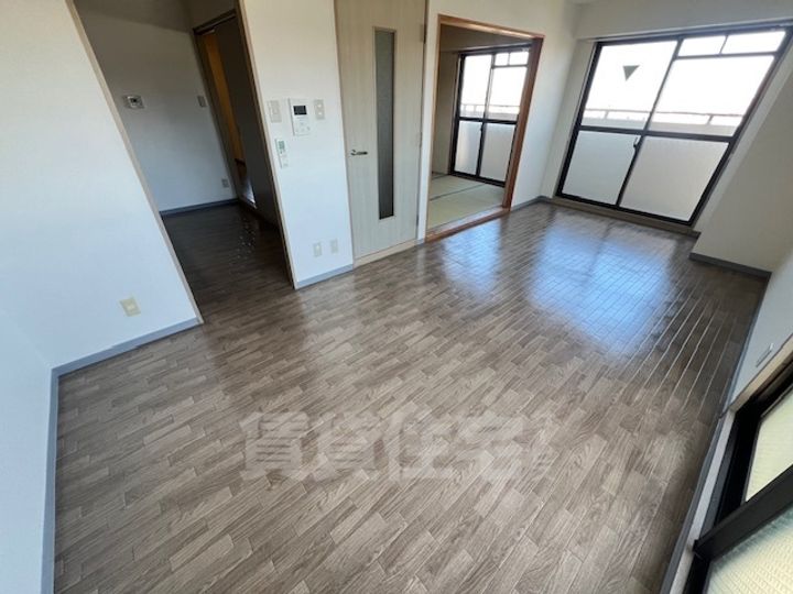 大阪府高石市取石5丁目の賃貸マンションの居間