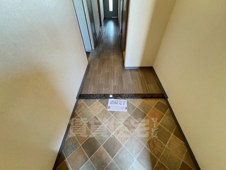 大阪府高石市取石5丁目の賃貸マンションの玄関