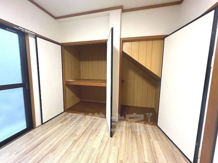 明石マンション101の内装
