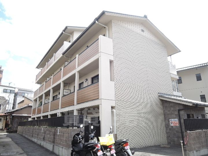 ドミール東山の外観