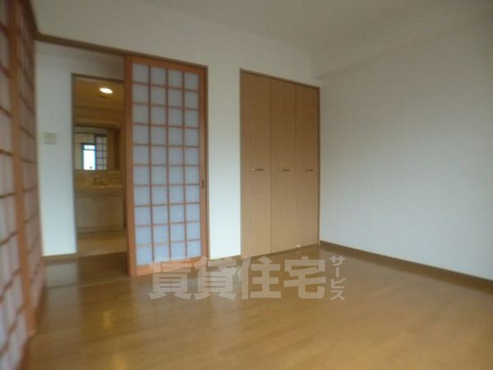 ドミール東山の居間