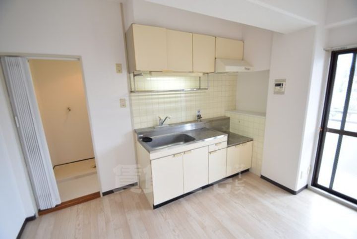 大阪府茨木市沢良宜西1丁目の賃貸マンションのキッチン