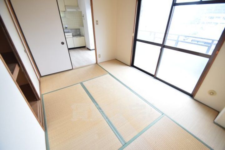 大阪府茨木市沢良宜西1丁目の賃貸マンションの寝室