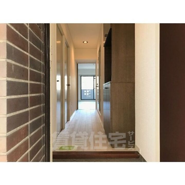 ローズガーデン楠元の玄関