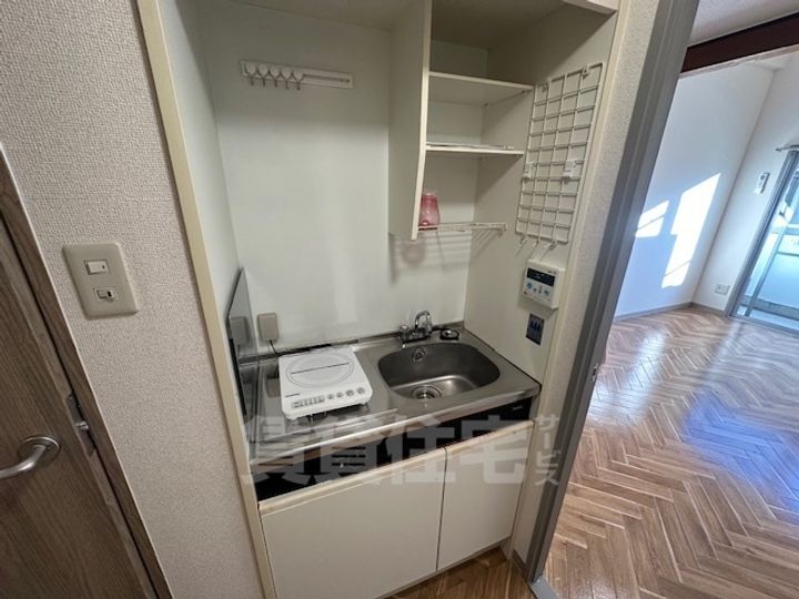 大阪府堺市西区神野町3丁の賃貸マンションのキッチン
