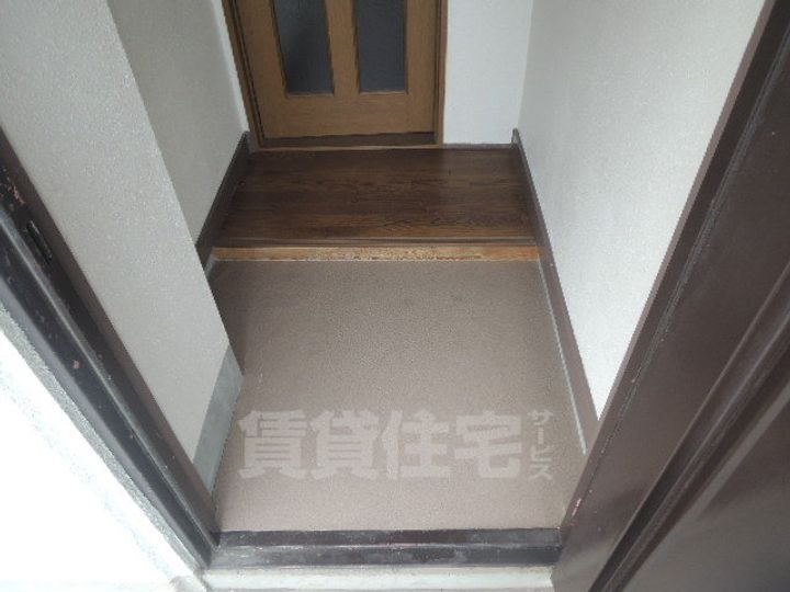 マンション信濃の玄関