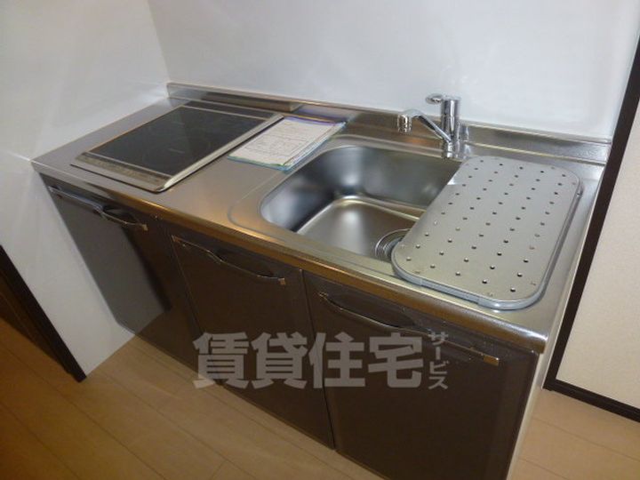 大阪府堺市堺区北田出井町1丁の賃貸アパートのキッチン