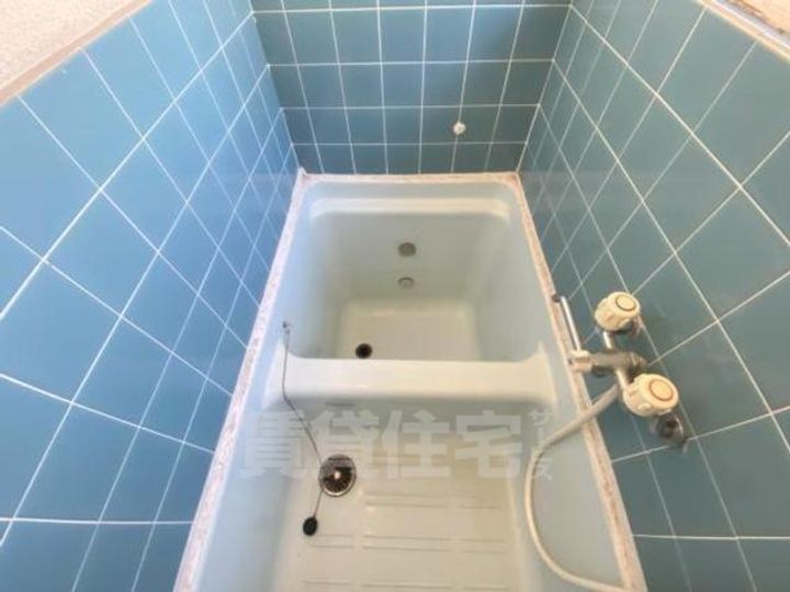 大阪府吹田市尺谷の賃貸アパートの風呂