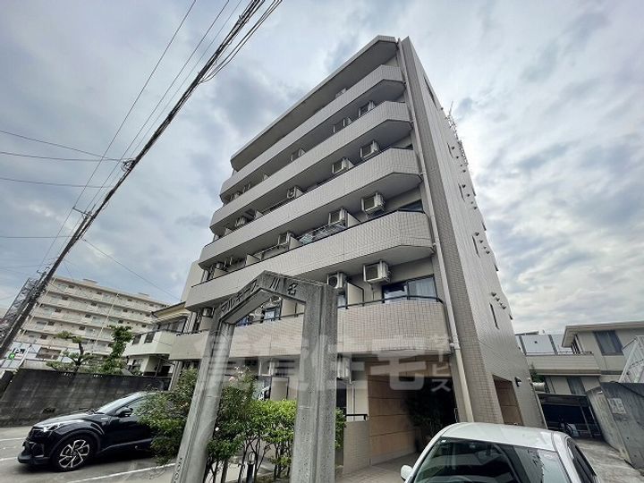 マルキース川名の外観