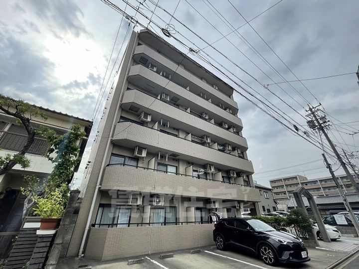 マルキース川名の外観