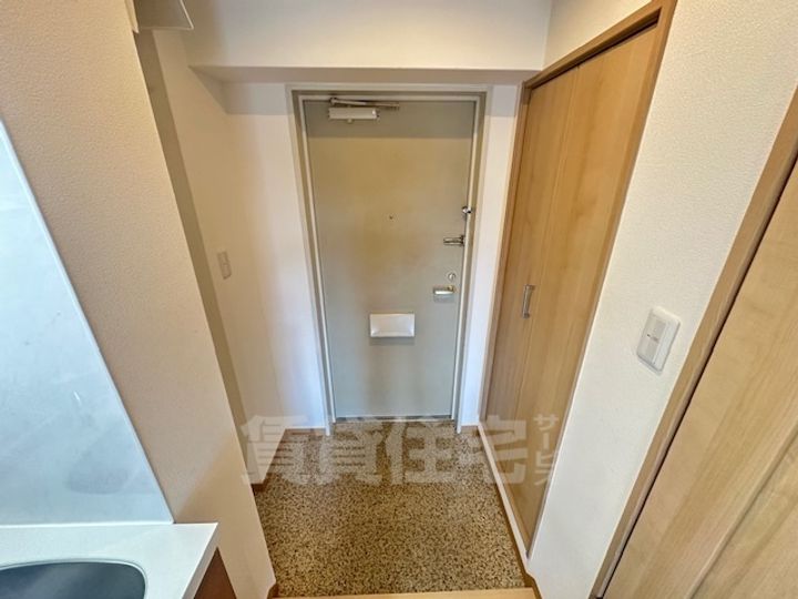 大阪府堺市北区百舌鳥梅北町4丁の賃貸マンションの玄関