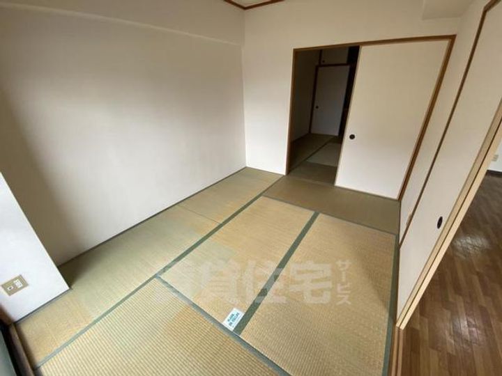 ヴィルヌーブエストの居間