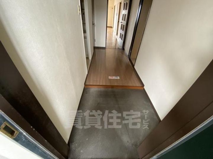 ヴィルヌーブエストの玄関