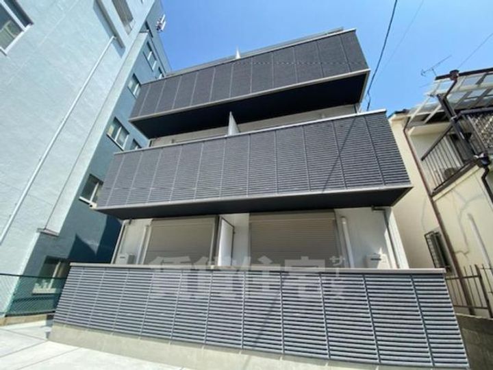 大阪府豊中市本町3丁目の賃貸マンションの外観