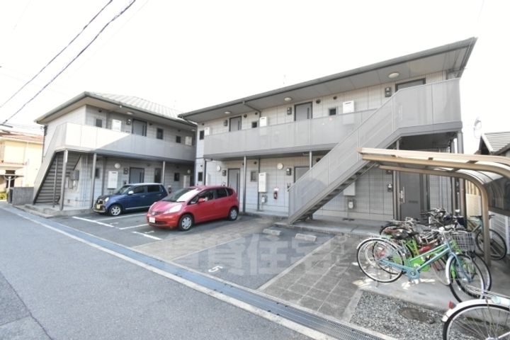 大阪府泉大津市春日町の賃貸アパートの外観