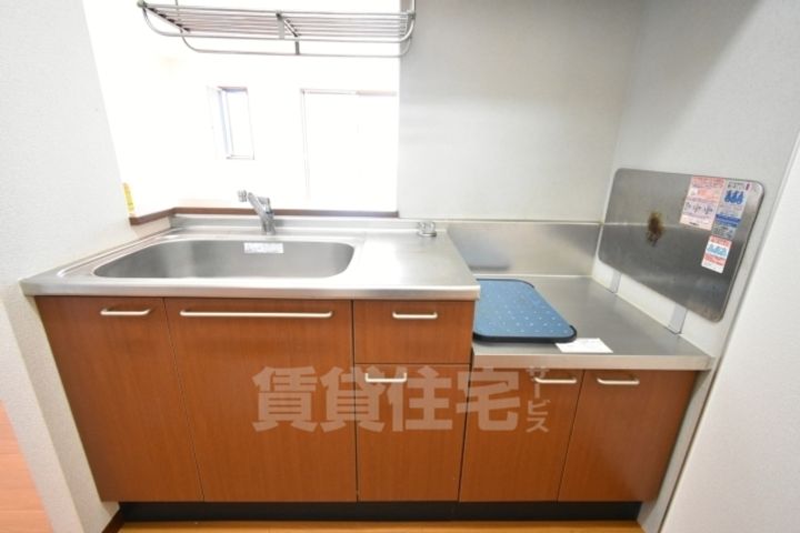 大阪府泉大津市春日町の賃貸アパートのキッチン