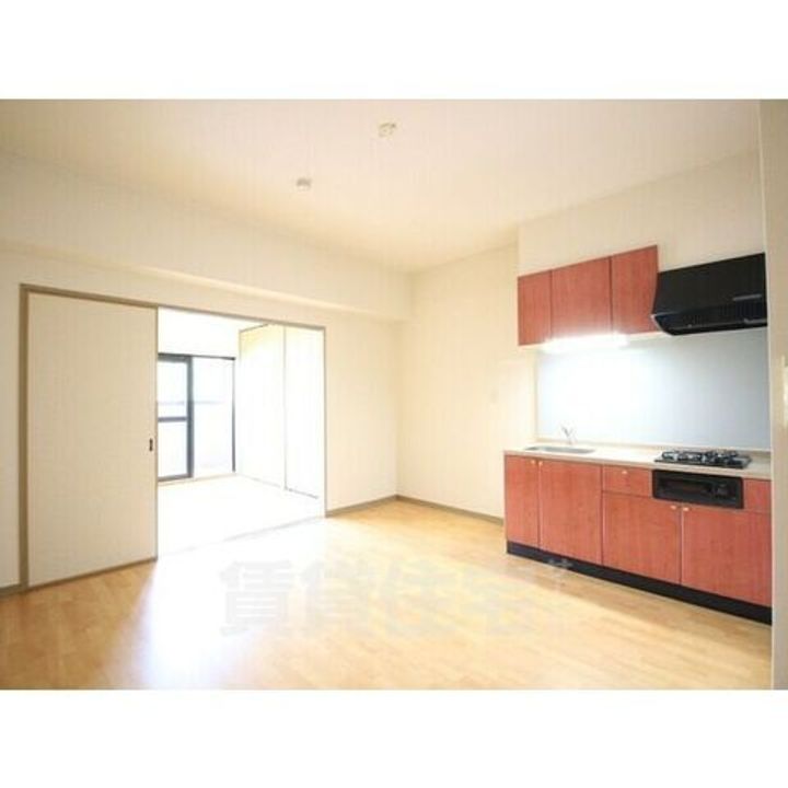 アネックス金山の居間