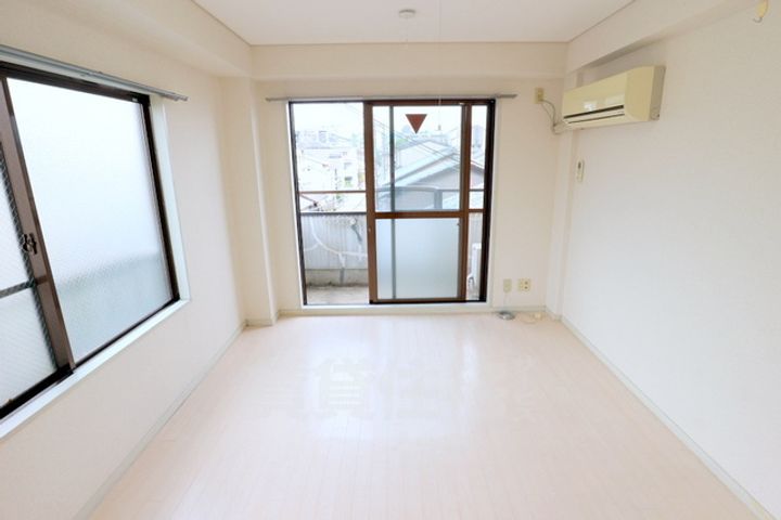 シャイニング桃山の寝室