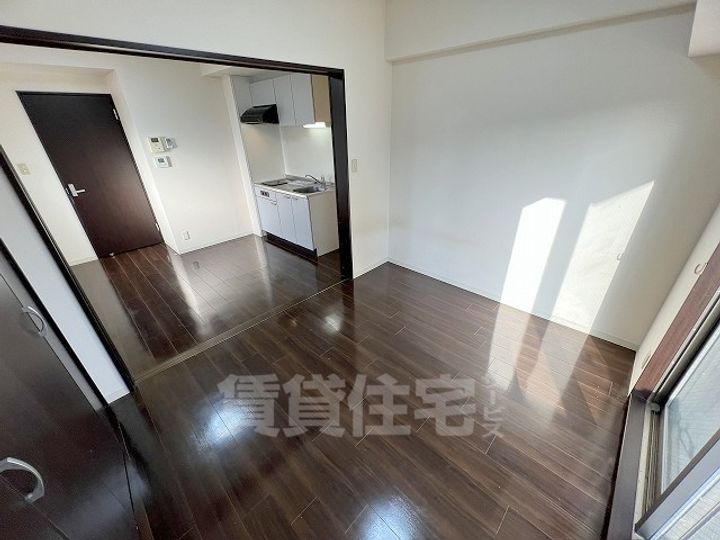 滋賀県大津市中央4丁目の賃貸マンションの居間