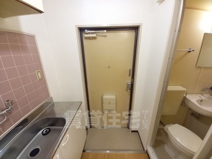 コーポラスアビコの玄関