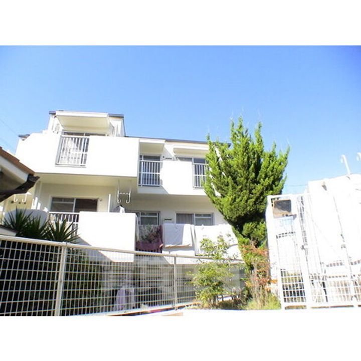 ヒルズ黒石の外観