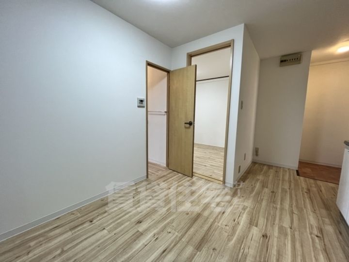 一栄ハイツの居間