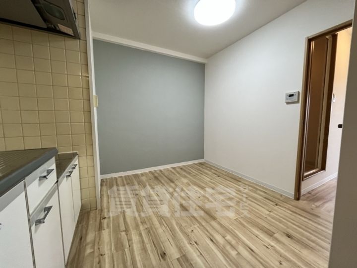 一栄ハイツの居間