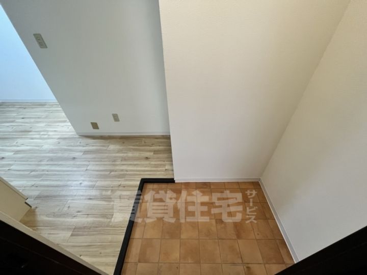 一栄ハイツの玄関