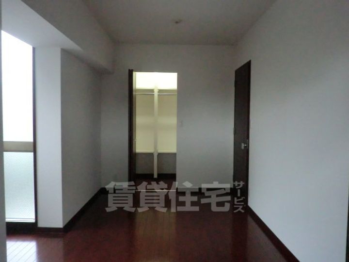 ラドーニ清水の寝室