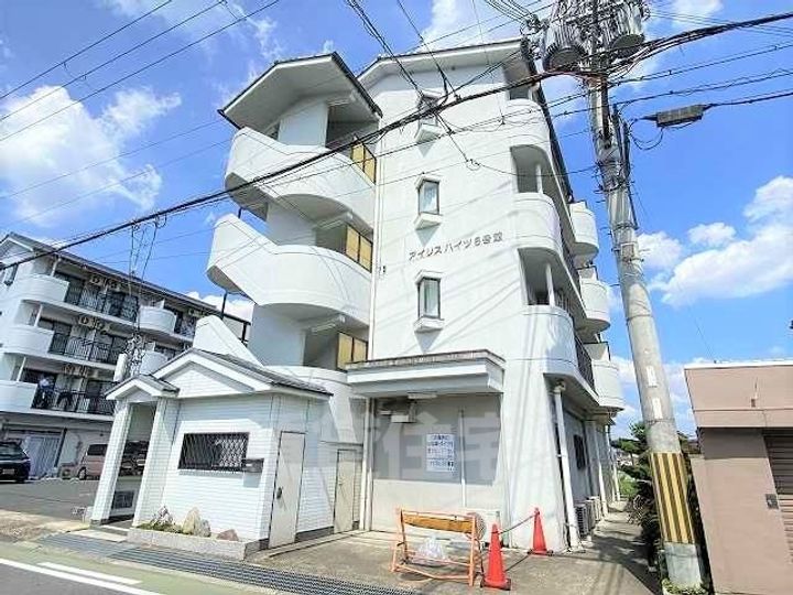 アイリスハイツ6号館の外観