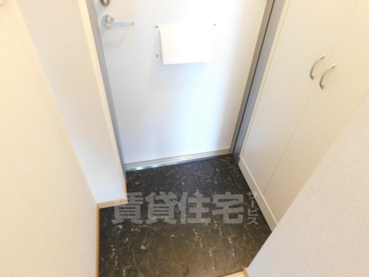 大阪府大阪市住吉区長居西2丁目の賃貸マンションの玄関
