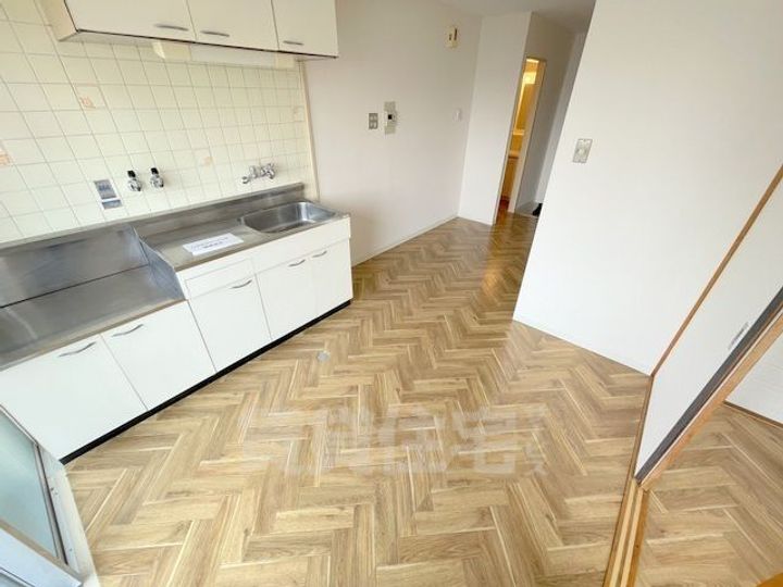 ローズハイツ502の居間