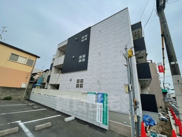 大阪府堺市西区浜寺諏訪森町中2丁の賃貸アパートの外観
